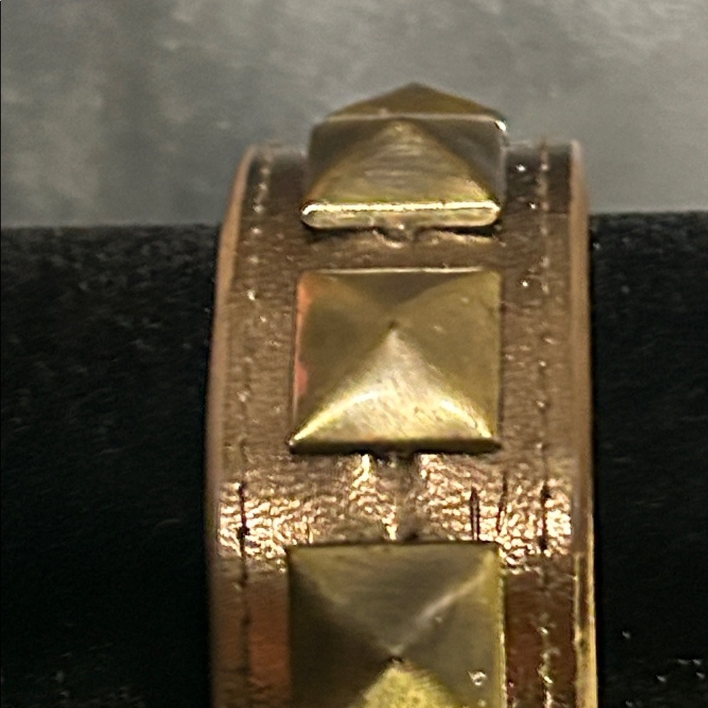 Women’s Vintage Gold-Tone Studded Lightweight Bangle Bracelet - Picture 4 of 5
